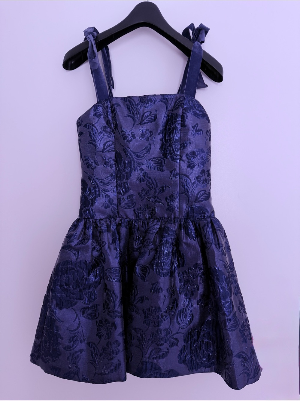 Alice + Olivia Navy Floral Jacquard Tie-Shoulder Dress